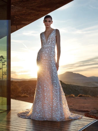 Pronovias Diamond #3 thumbnail